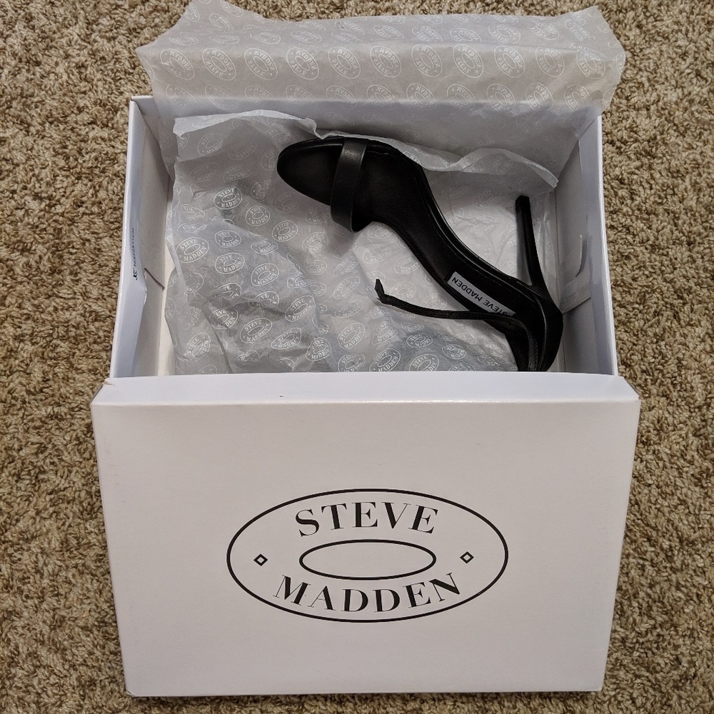 Steve Madden Stecy Sandal 7M